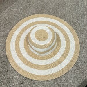 Shade & Shore white and tan stripe sun hat